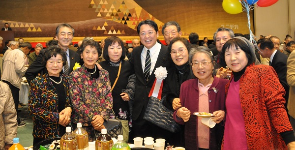 内田康宏をかこむ新年交礼懇親会